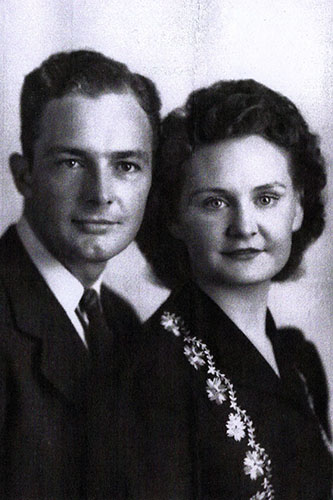 <Frank and Delora Bass Married Spring o 1939>