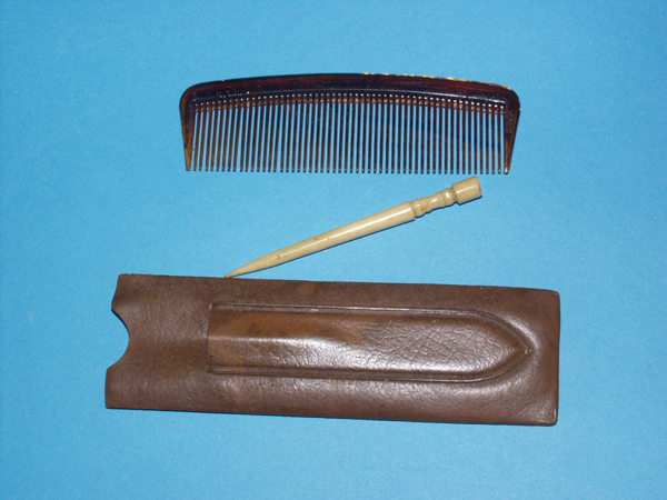 Hardy Downer's Little Black Medical Bag comb tooth pick