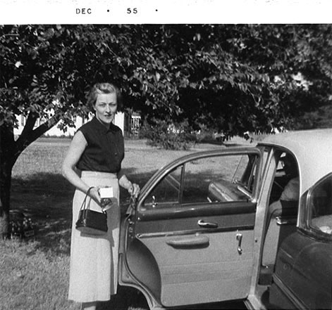 <Aunt Eddie - Uncle Charlie Reece's Packard Car 1955>