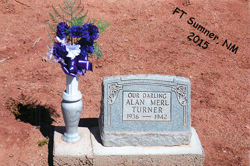 <the grave of alan merl turner at ft sumner, NM>