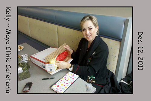 kelly mayo clinic cafeteria wrapping christmas presents 2011